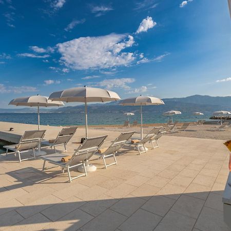 Grand Hotel View Постира Екстериор снимка