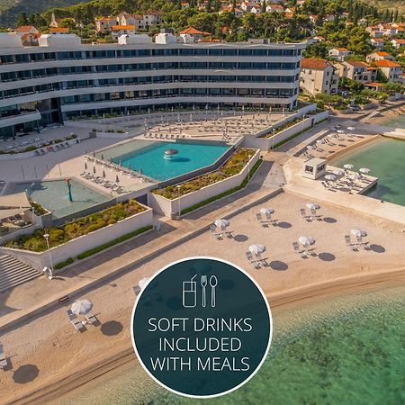 Grand Hotel View Постира Екстериор снимка