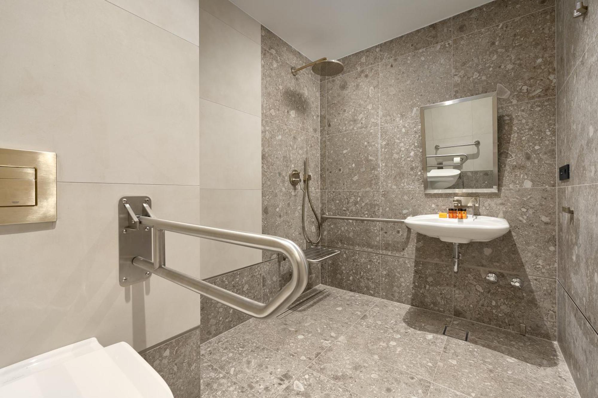 Grand Hotel View Постира Екстериор снимка